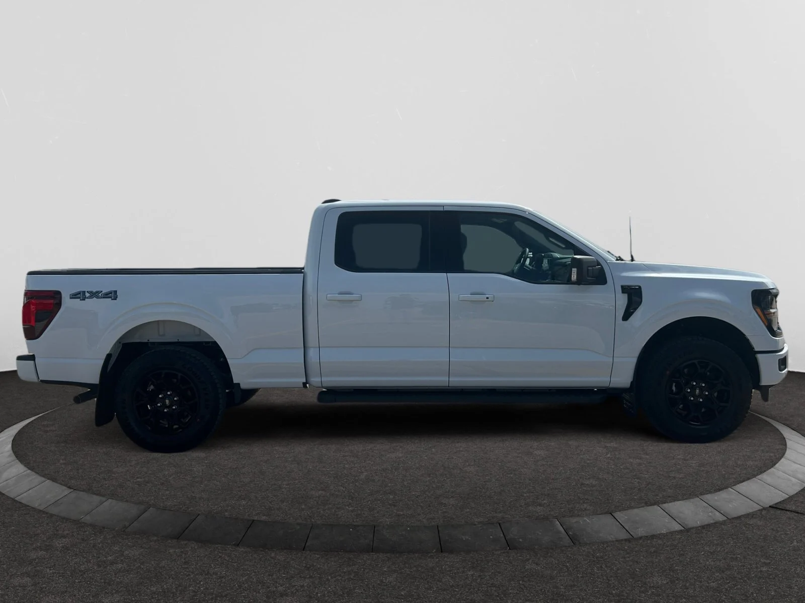 New 2026 Oxford White Ford XLT image 6