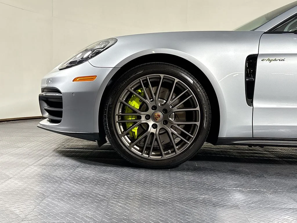 Used 2021 Dolomite Porsche 4S image 28