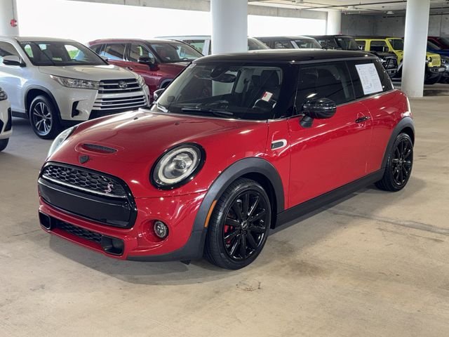 Used 2020 Chili Red MINI Signature image 4