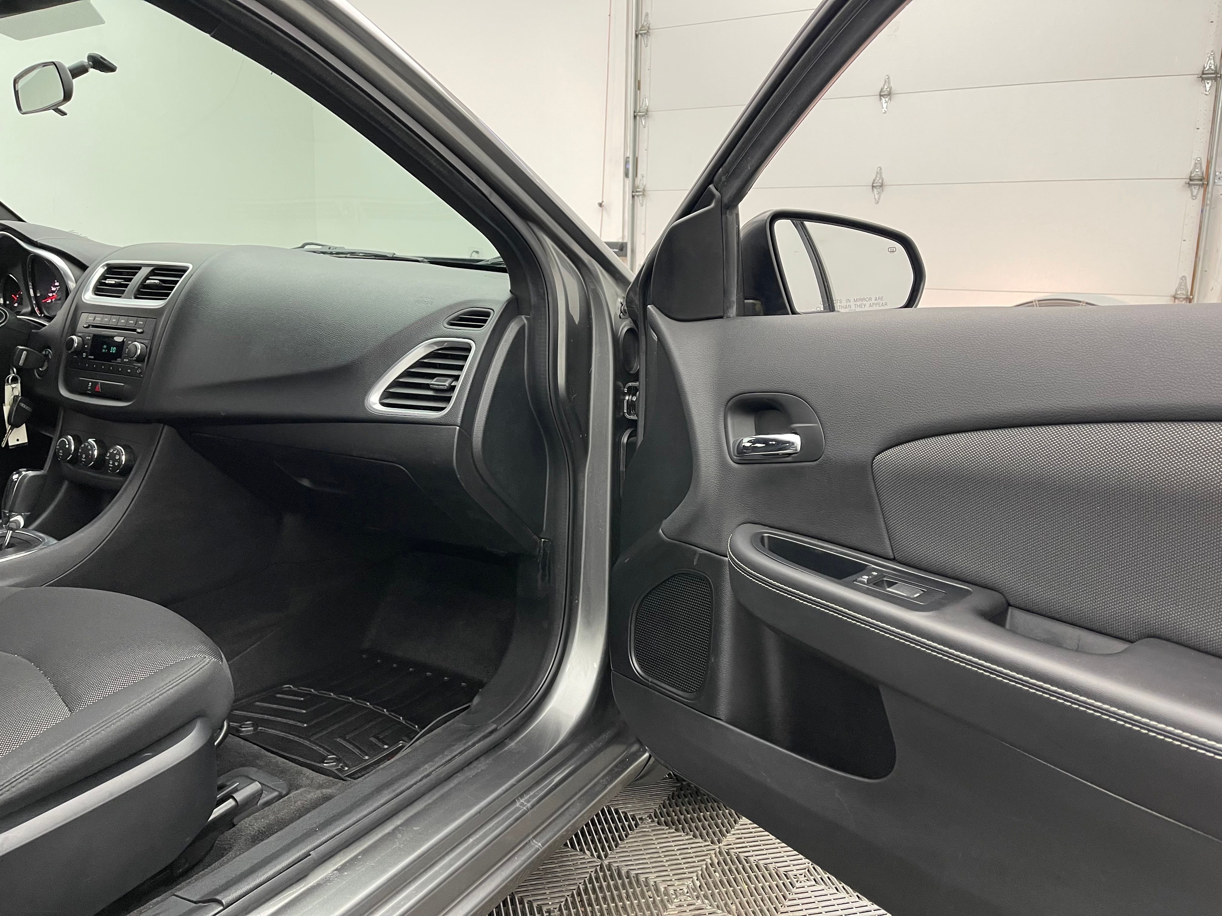 Used 2013 Mineral Gray Metallic Clearcoat Dodge SXT image 24