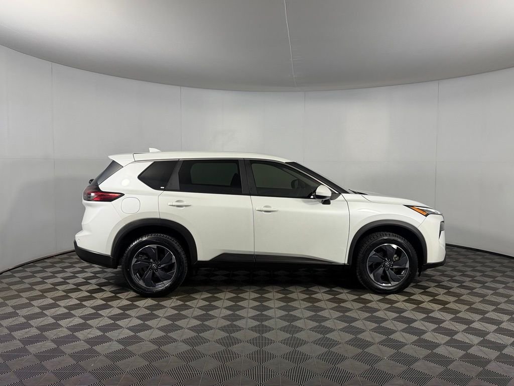 2025 Nissan Rogue SV - Photo 7
