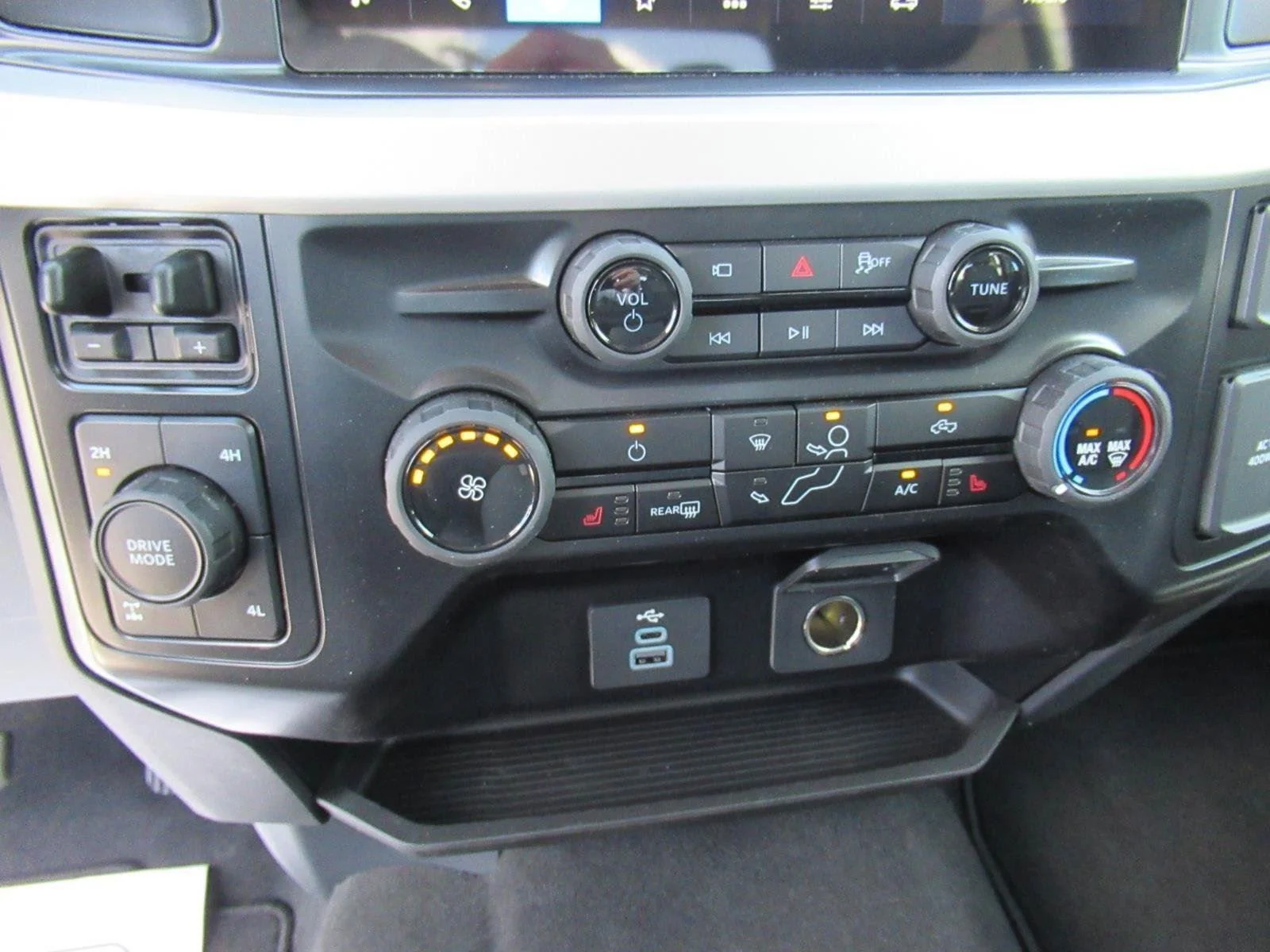 New 2026 Avalanche Ford F-250® XLT image 24