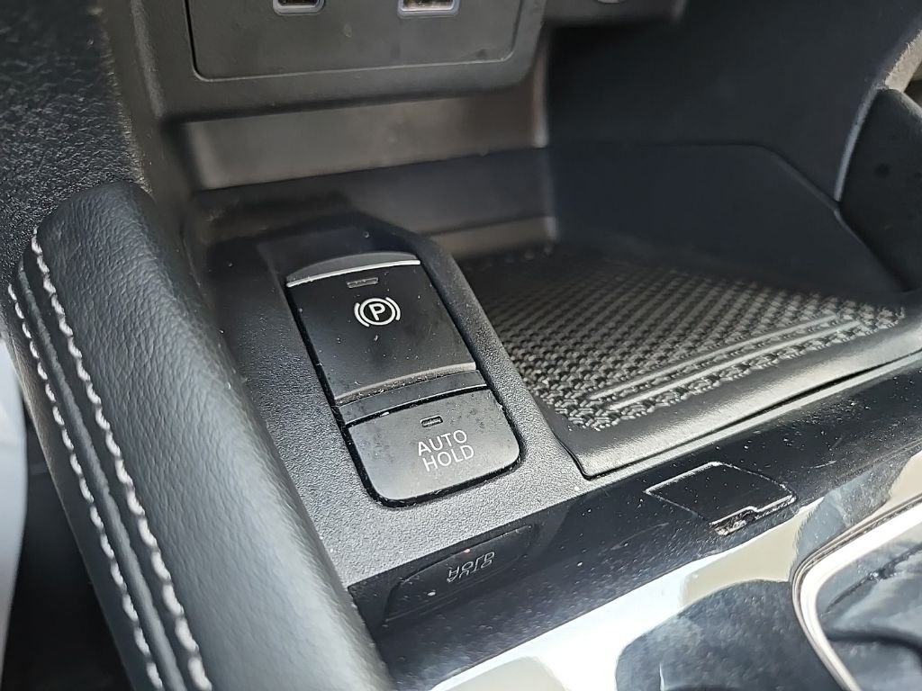 Used 2024 White Nissan SR image 54