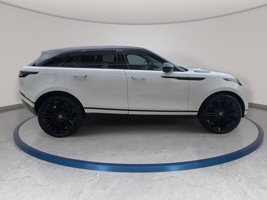 New 2026 Ostuni Pearl White LAND ROVER P250 Base image 4