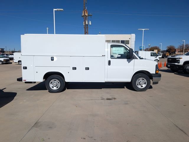 New 2025 Summit White Chevrolet 1WT image 2