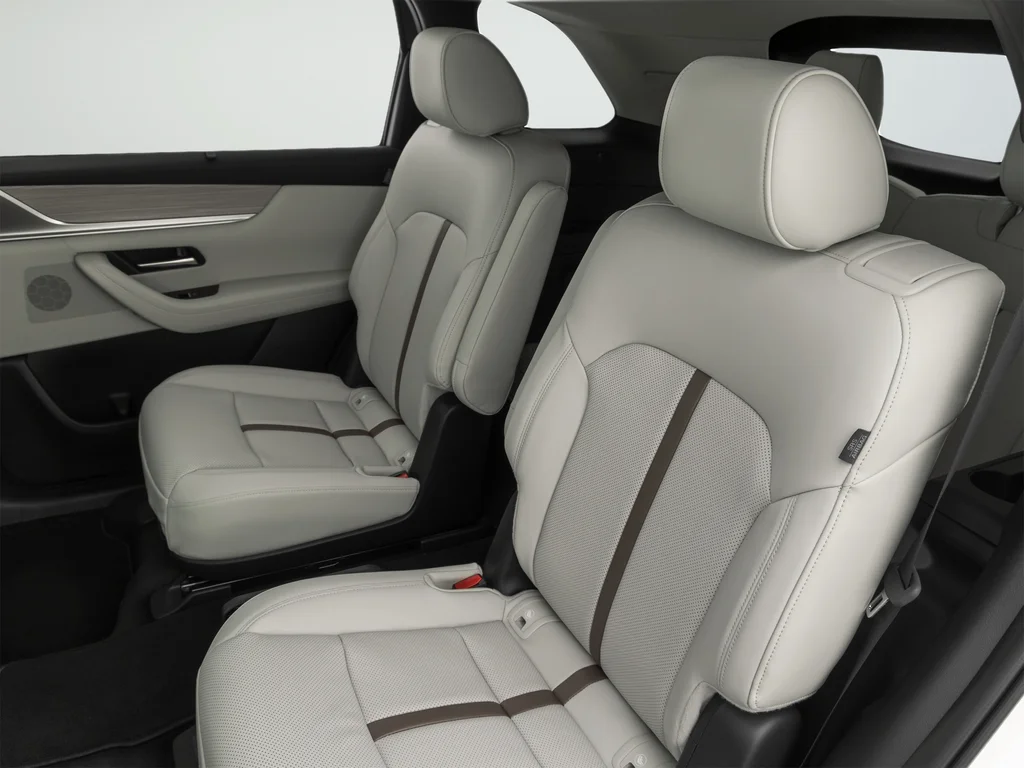 Used 2024 White Mazda 3.3 Turbo Premium image 17