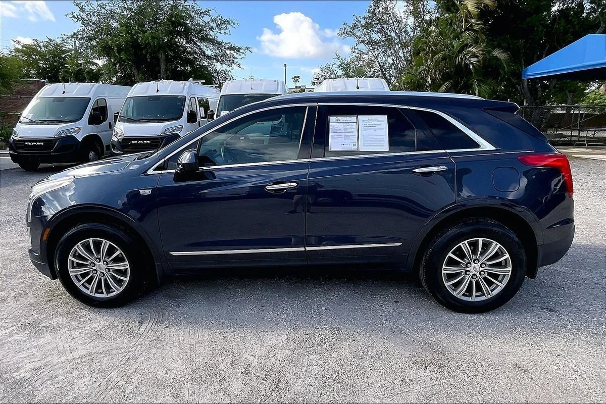 Used 2019 Blue Cadillac Luxury image 29