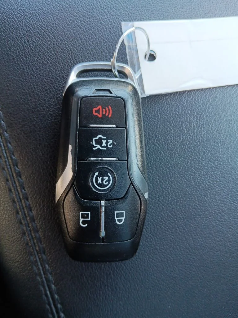 Used 2016 Electric Spice Metallic Ford SEL image 29