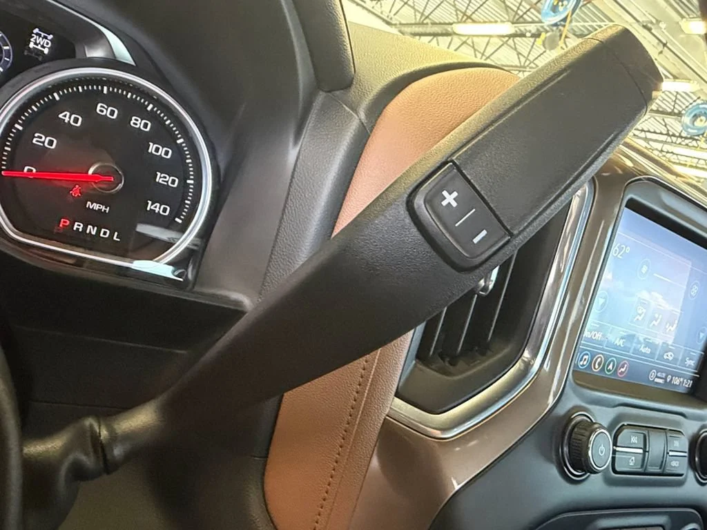 Used 2021 IRIDESCENT PEARL TRICOAT Chevrolet High Country image 36
