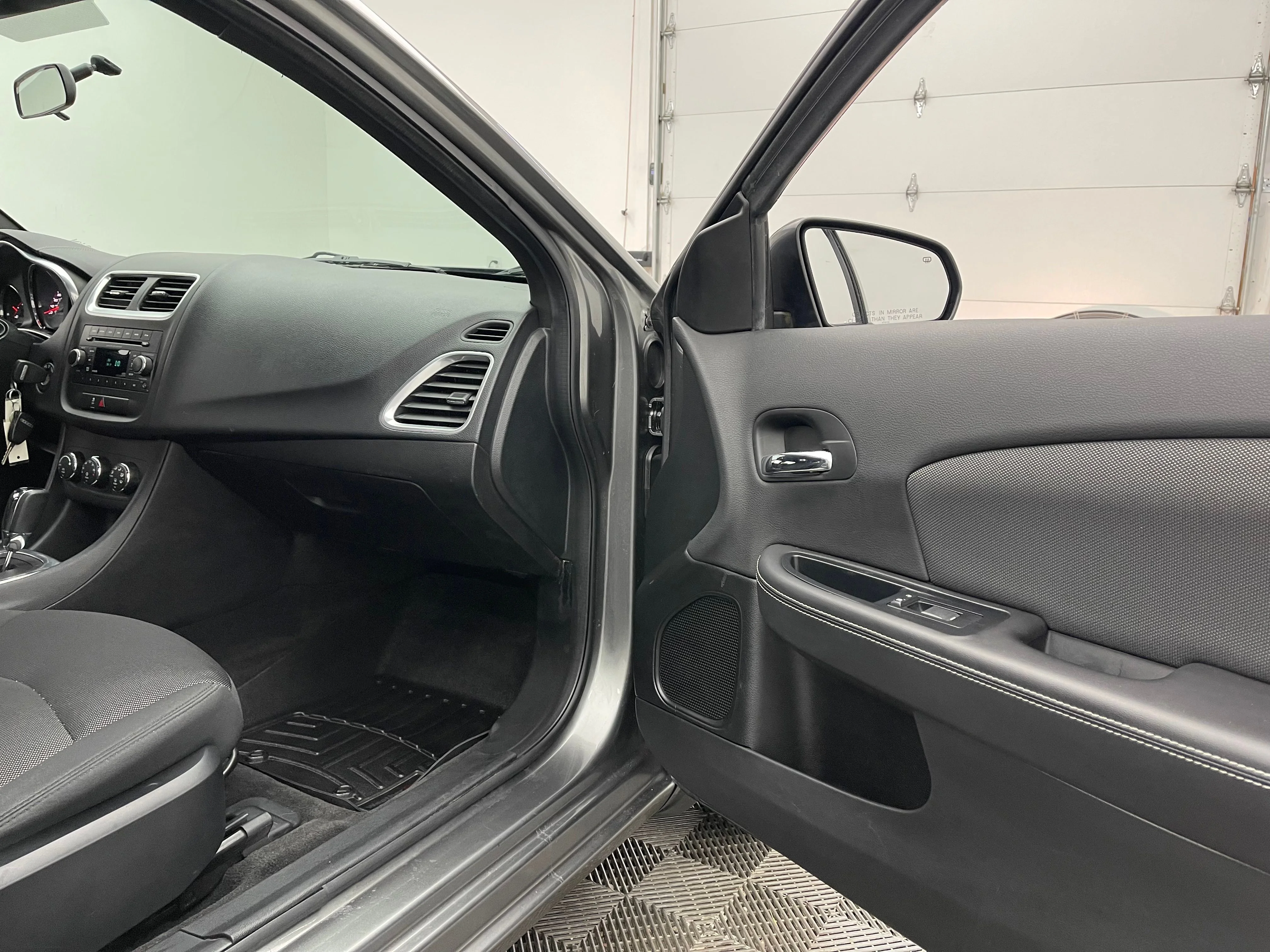 Used 2013 Mineral Gray Metallic Clearcoat Dodge SXT image 24