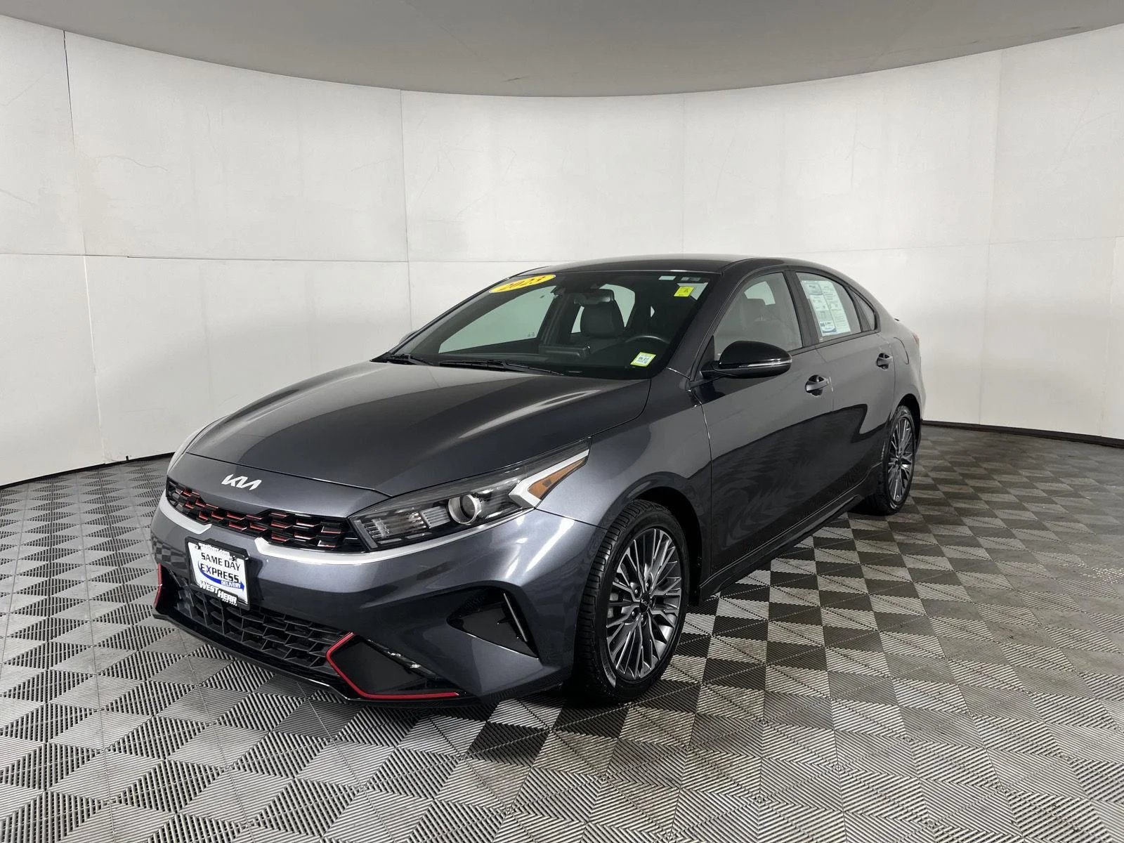 Used 2023 Gy Kia GT-Line image 11