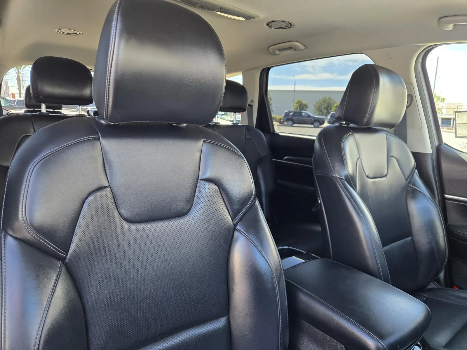 Used 2022 Everlasting Silver Kia LX AWD image 33