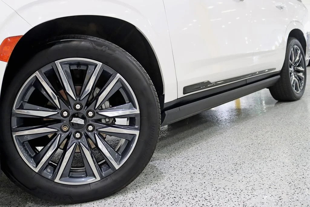 Used 2023 White Cadillac Sport Platinum image 4