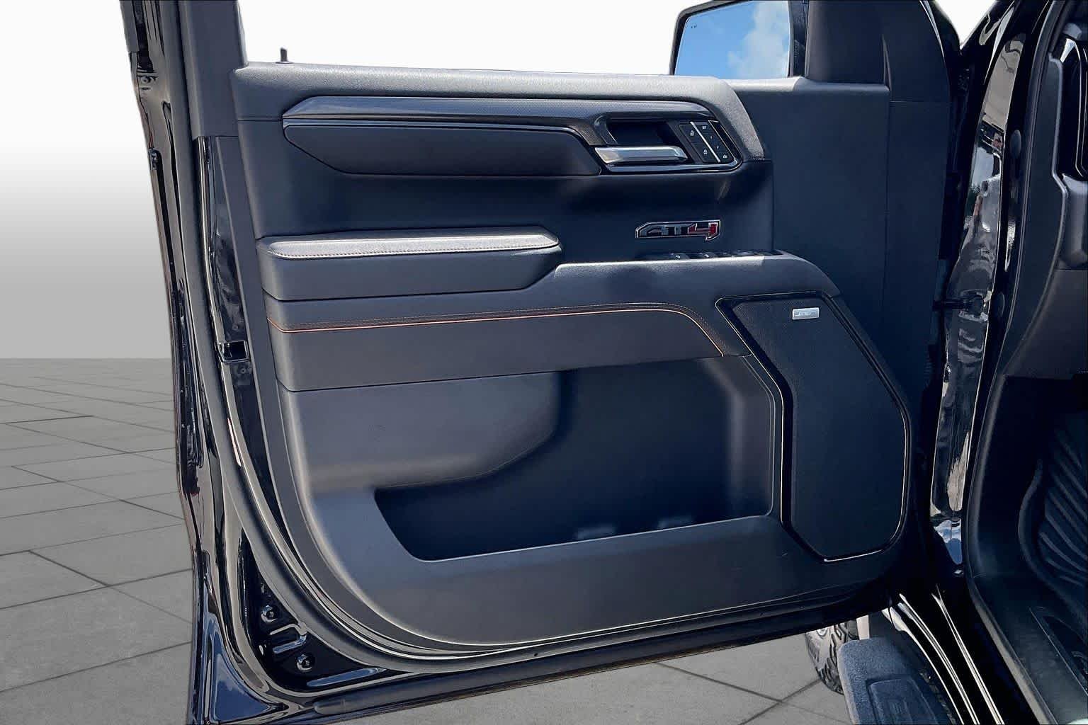 Used 2022 Onyx Black GMC AT4 image 22