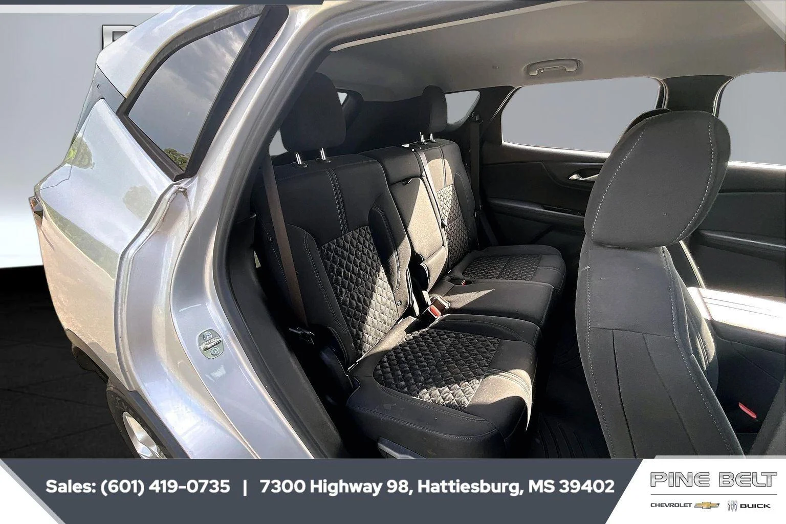 Used 2020 SILVER ICE METALLIC Chevrolet LT image 20
