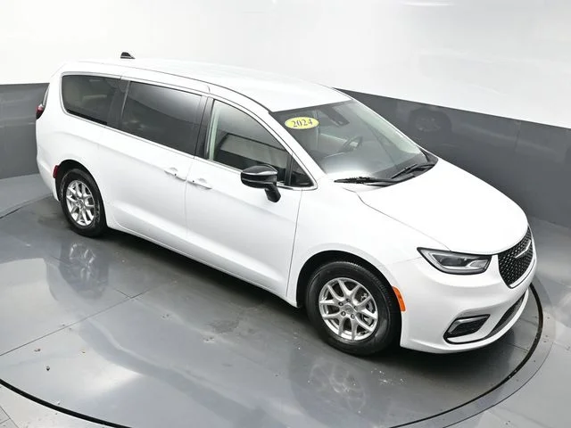 Used 2024 White Chrysler Touring L image 38