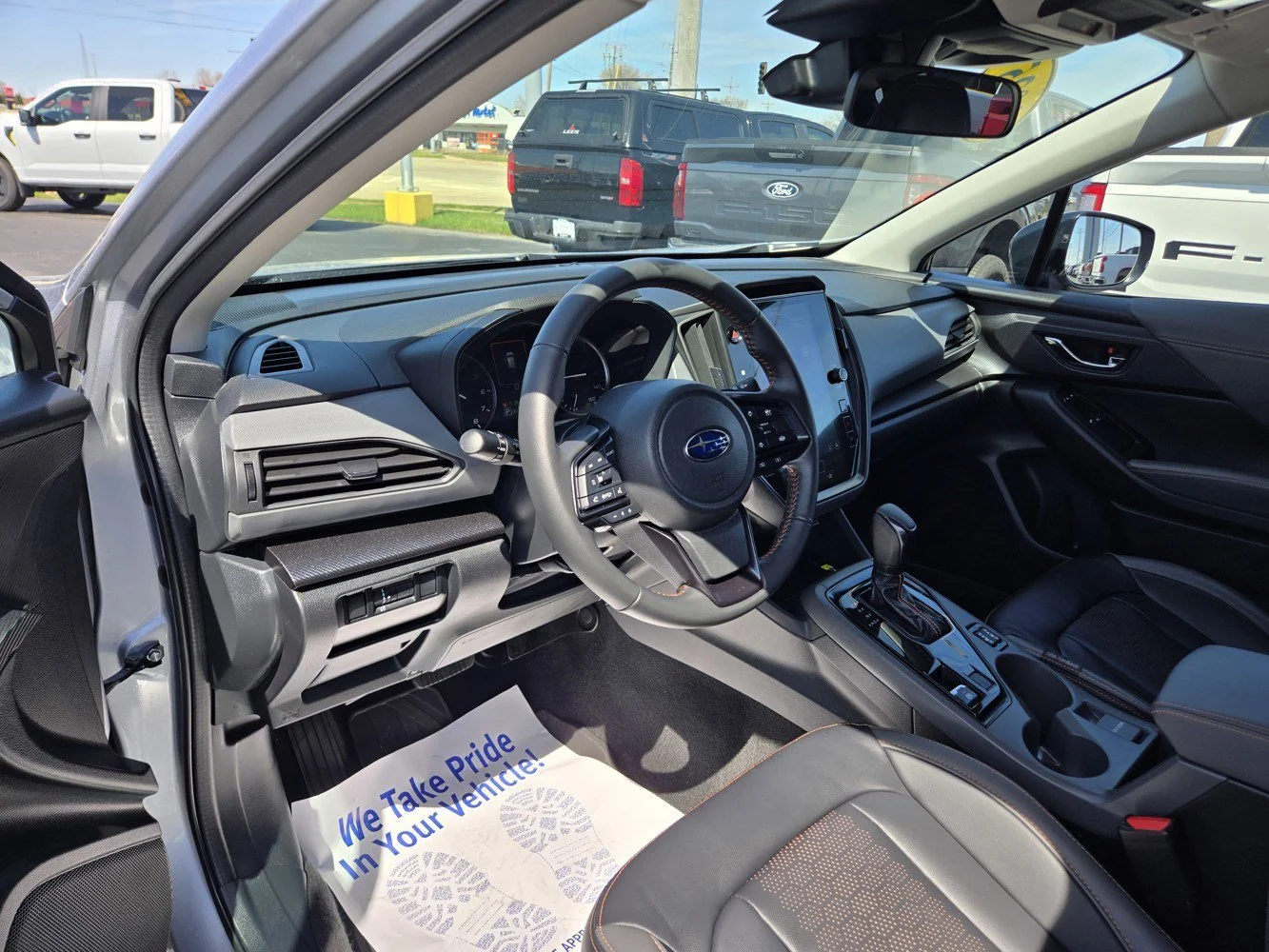 Used 2025 Ice Silver Metallic Subaru Limited image 1