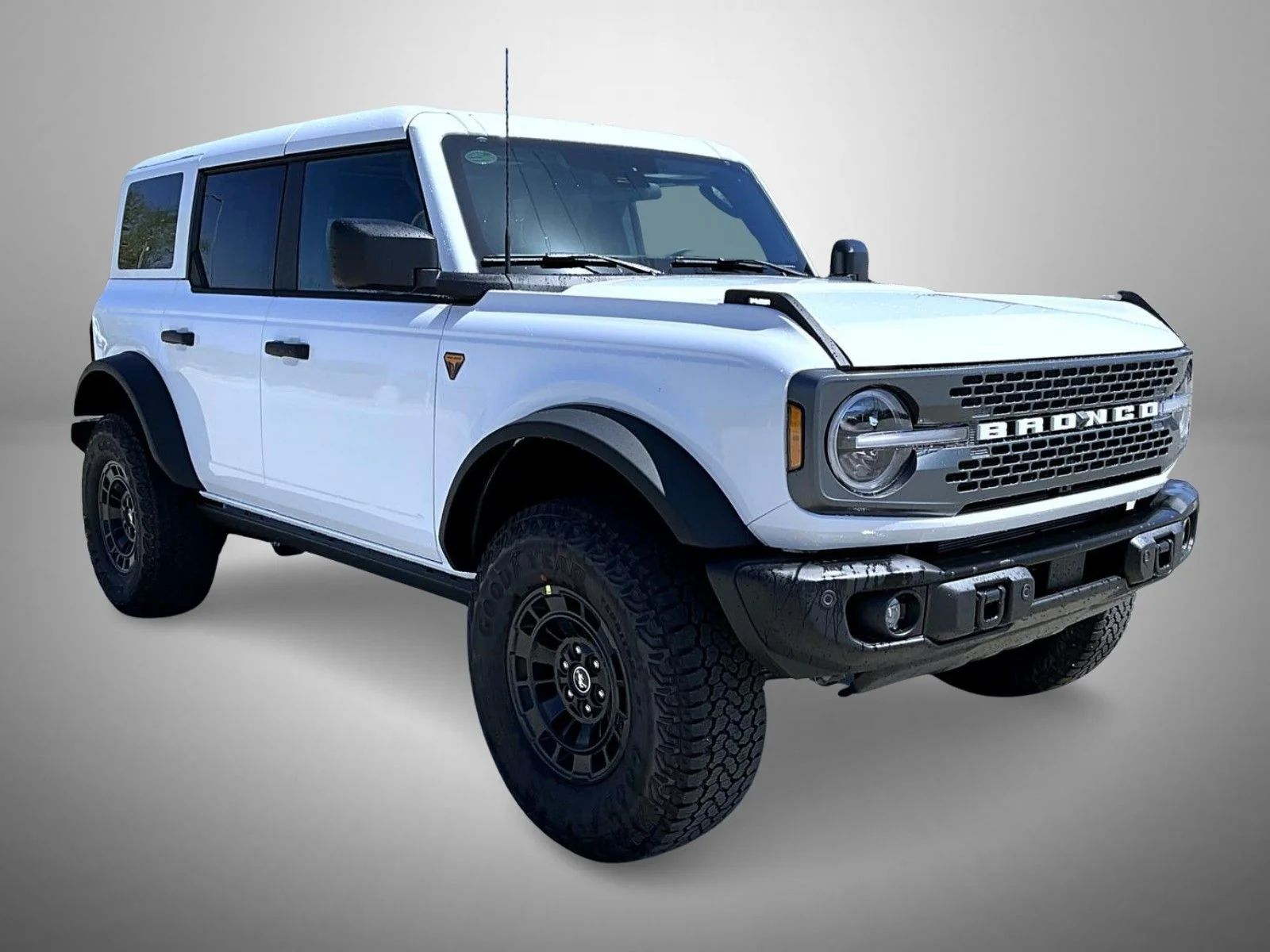 New 2026 Oxford White Ford Badlands image 3