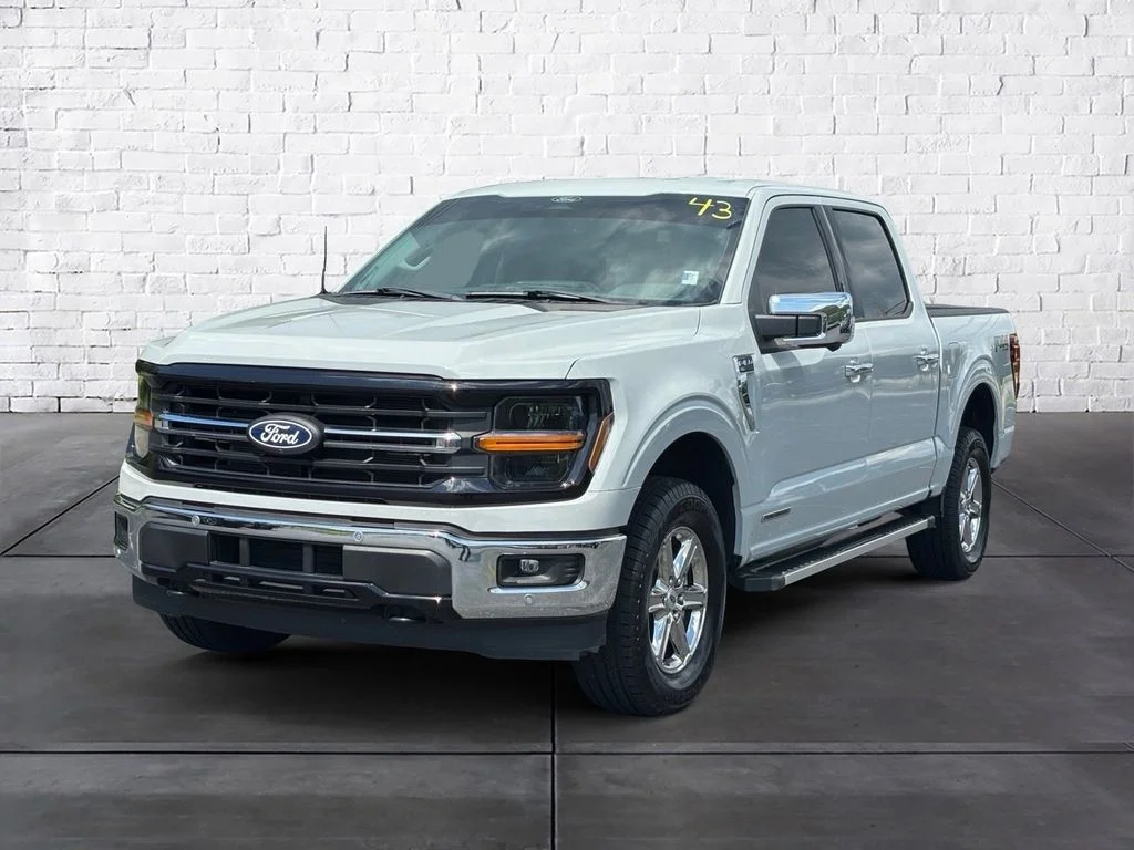 Used 2024 White Ford XLT image 2