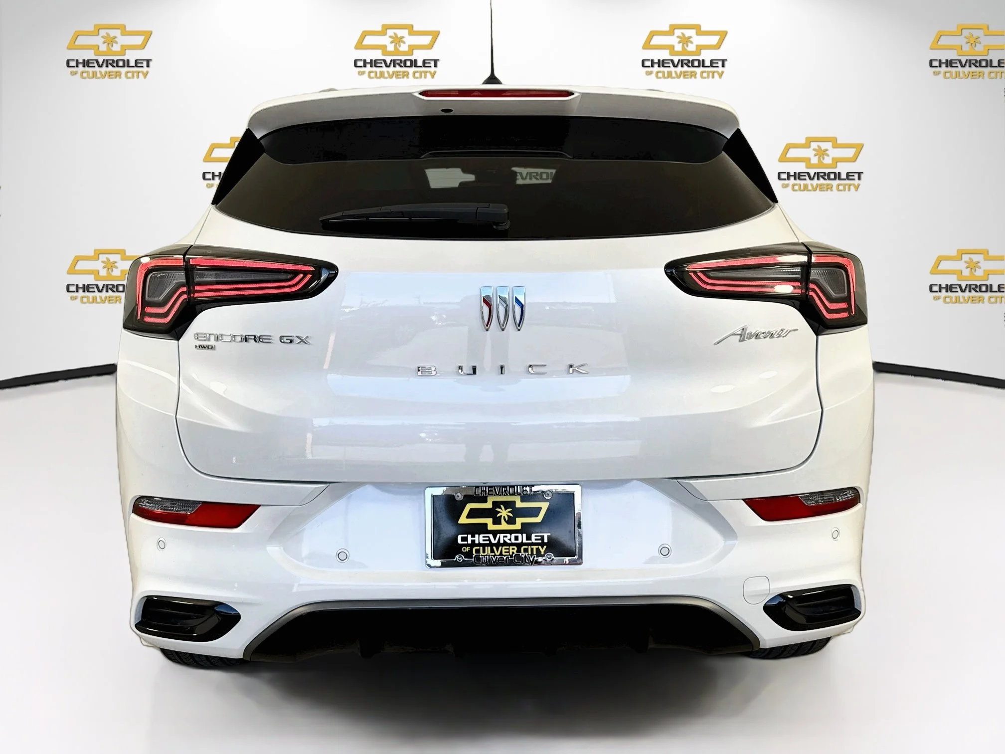 Used 2024 White Frost Tricoat Buick Avenir image 7
