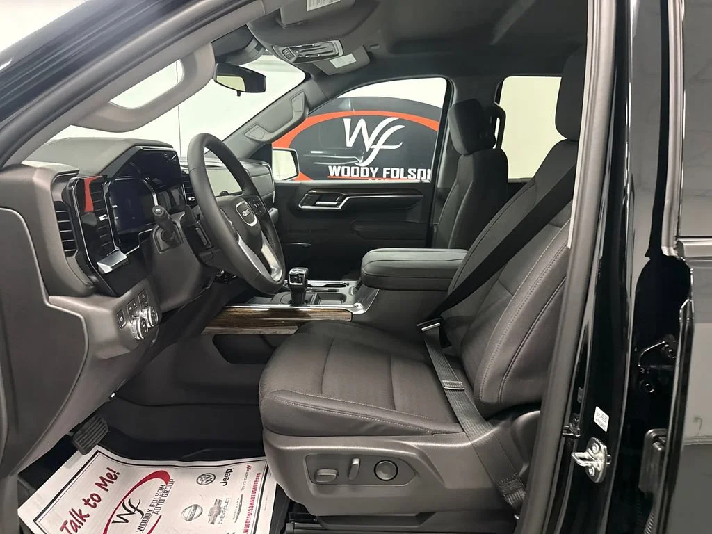 New 2026 Onyx Black GMC Elevation image 8