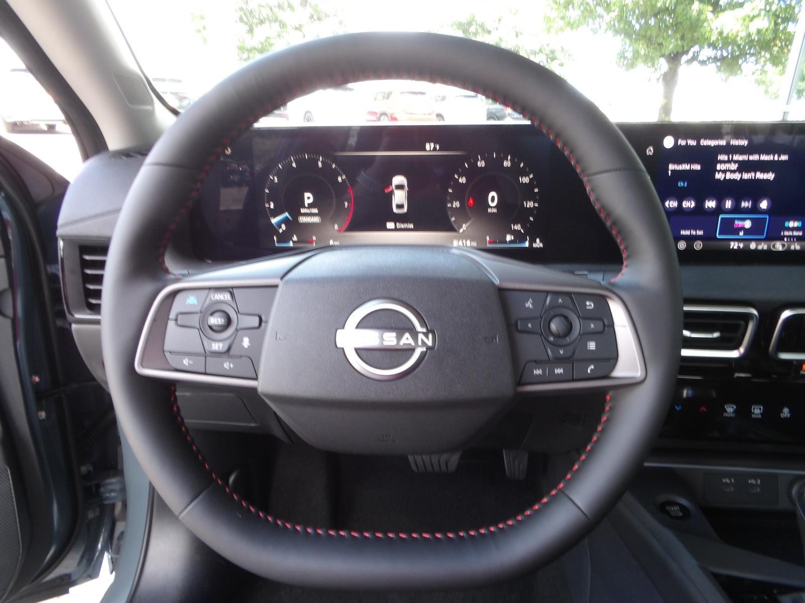 New 2026 Atlantic Gray Metallic / Super Black Two-tone Nissan SR image 32