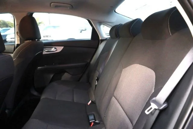 Used 2024 Red Kia LXS image 31