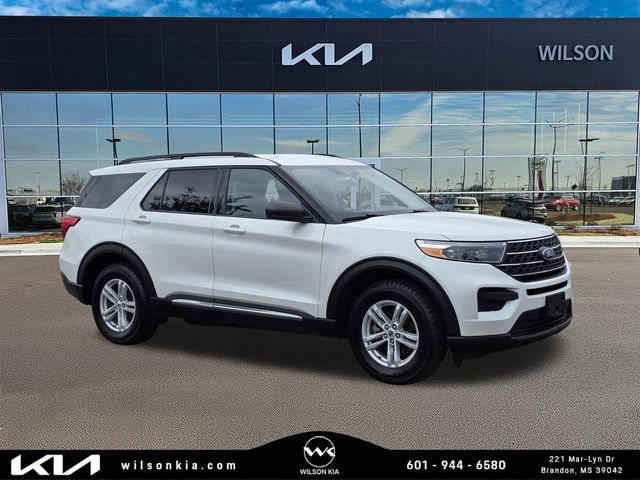 Used 2023 White Ford XLT image 1