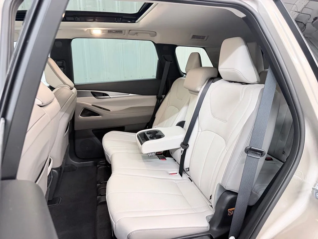 New 2027 WARM TITANIUM INFINITI Luxe FWD image 41