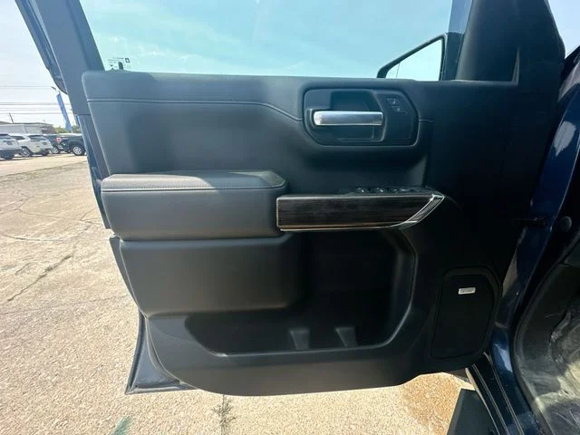 Used 2021 Blue Chevrolet RST image 25