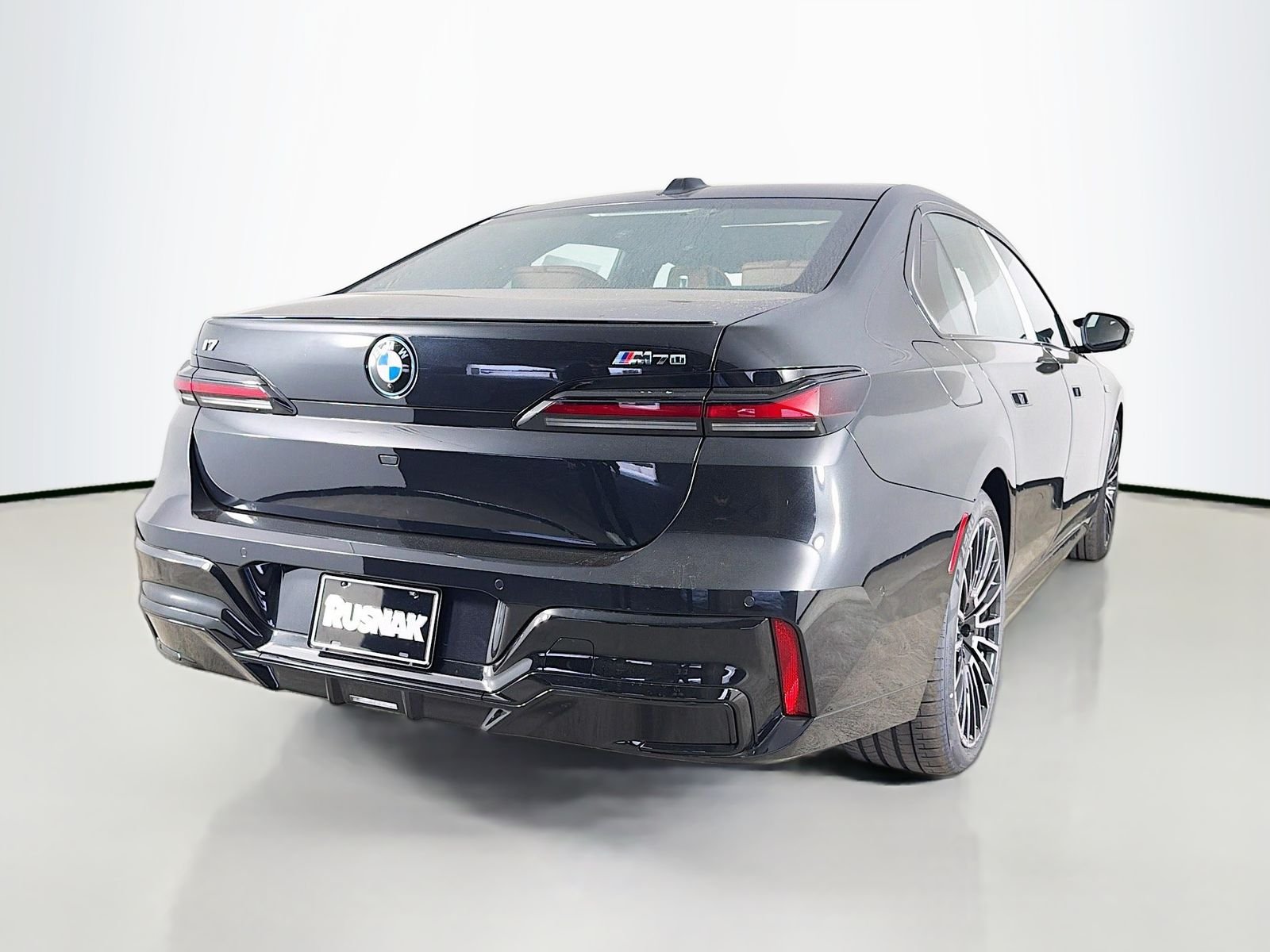 New 2026 Black Sapphire Metallic BMW M70 image 7