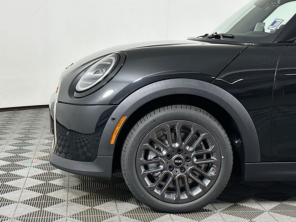 New 2026 Midnight Black MINI Signature Plus image 9