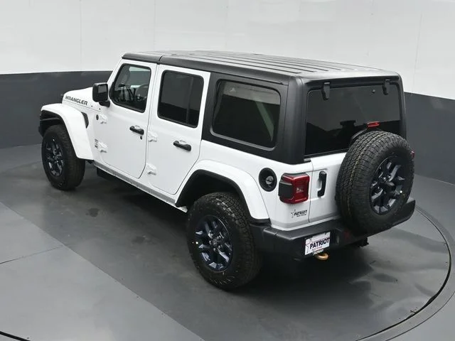 New 2026 Bright White Clear-Coat Exterior Paint Jeep 85th Anniversary Edition image 36