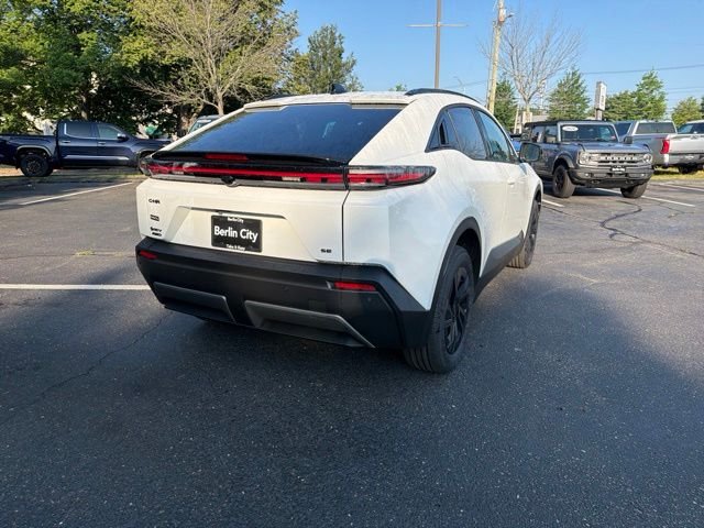 New 2026 Wind Chill Pearl <sup>1</sup> Toyota  SE image 6