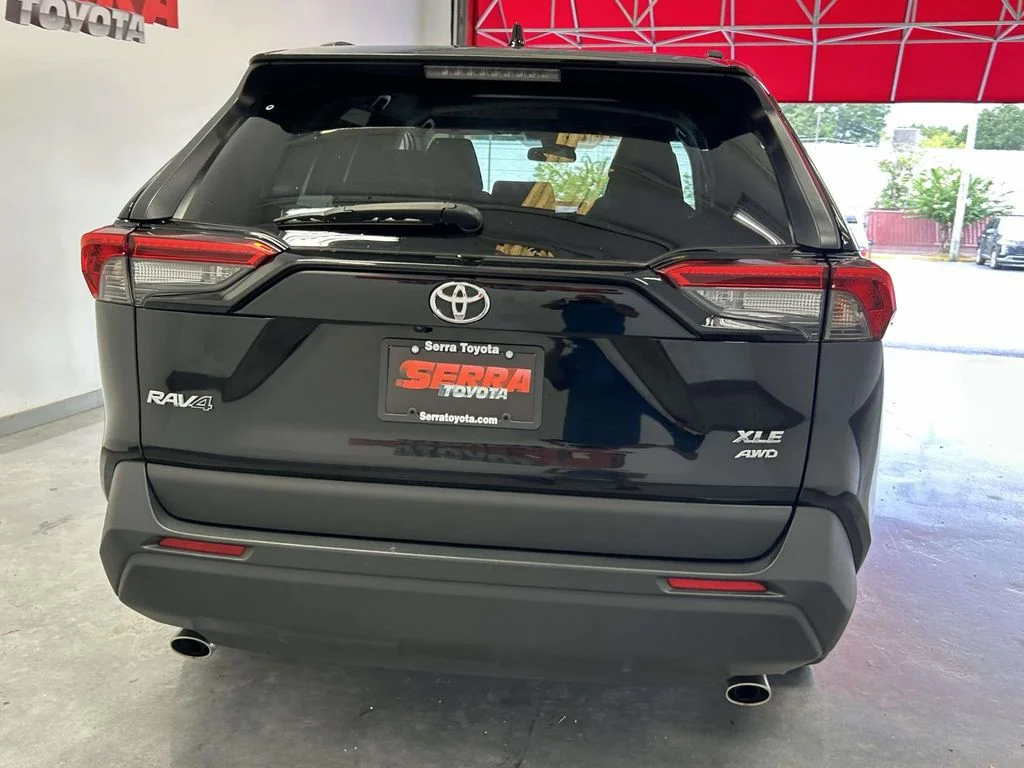 Used 2025 Black Toyota XLE image 4
