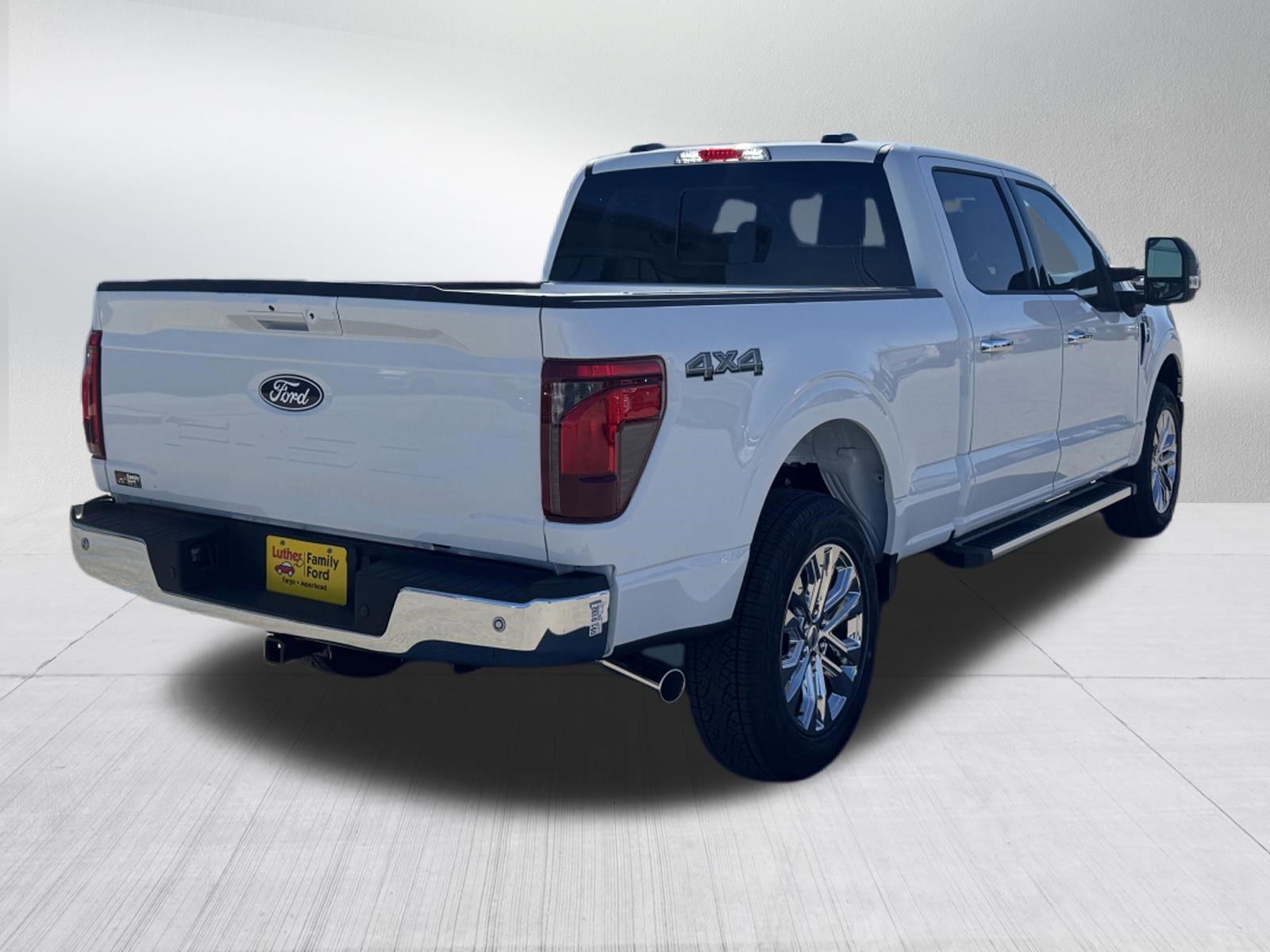 New 2026 Oxford White Ford XLT image 3