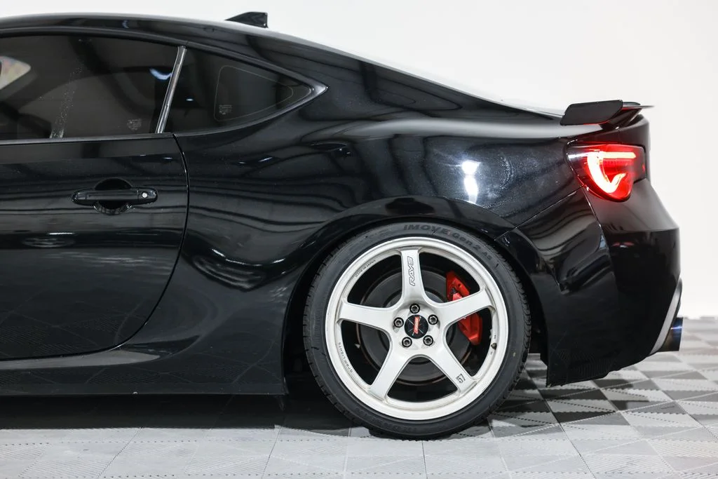 Used 2018 Black Subaru Limited image 15