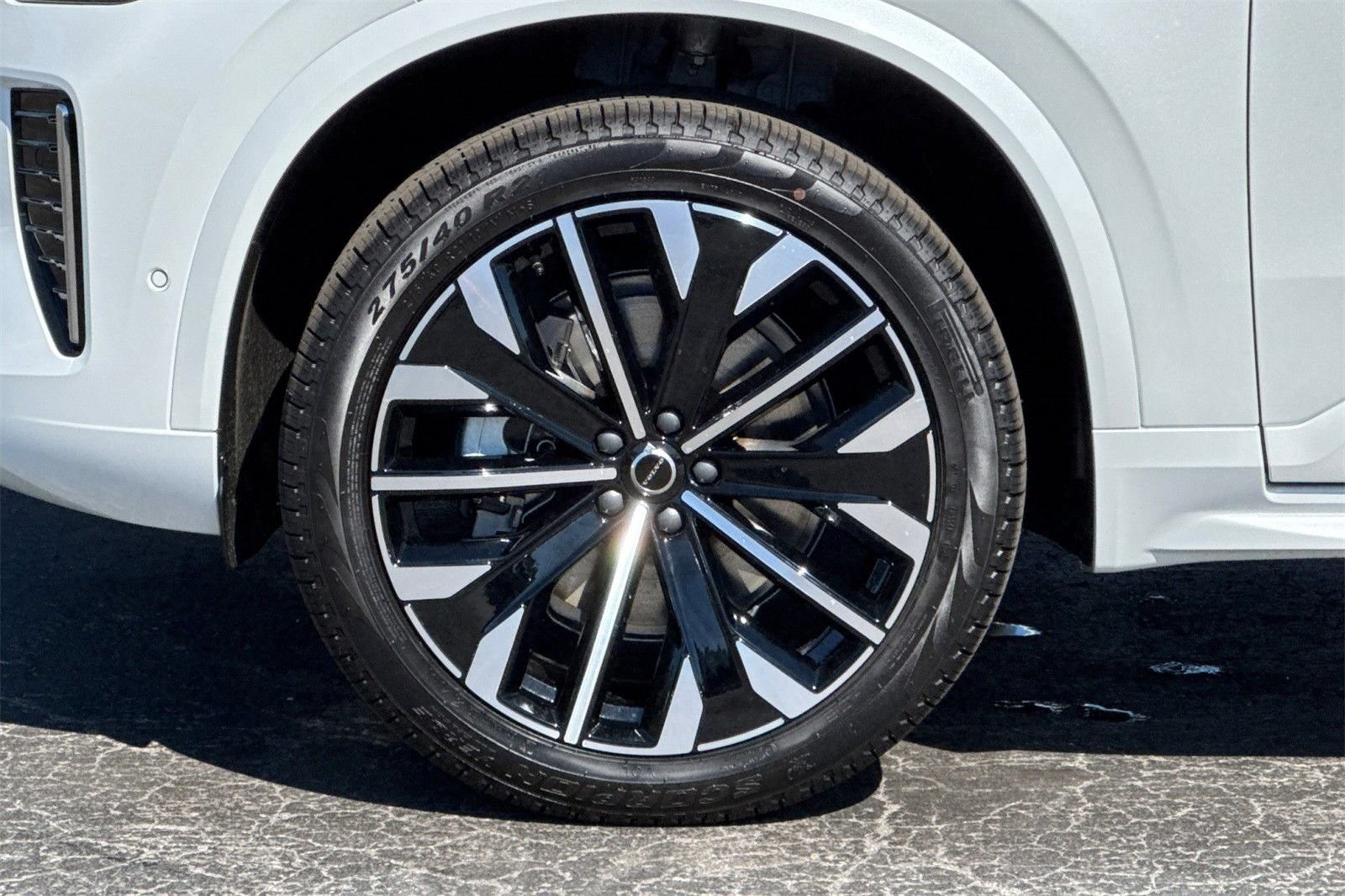2026 Volvo XC90 Plus - Photo 27