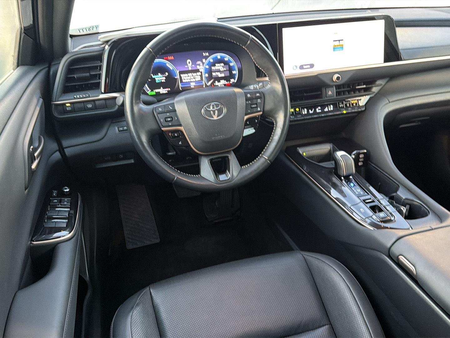 2025 Toyota Crown XLE - Photo 19