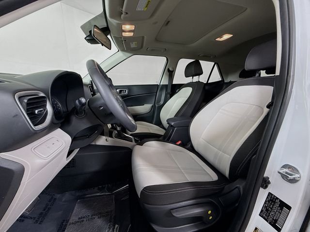 Used 2022 White Hyundai SEL image 11