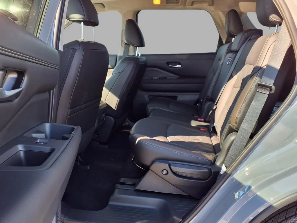 New 2026 Boulder Gray Pearl Nissan Platinum image 28