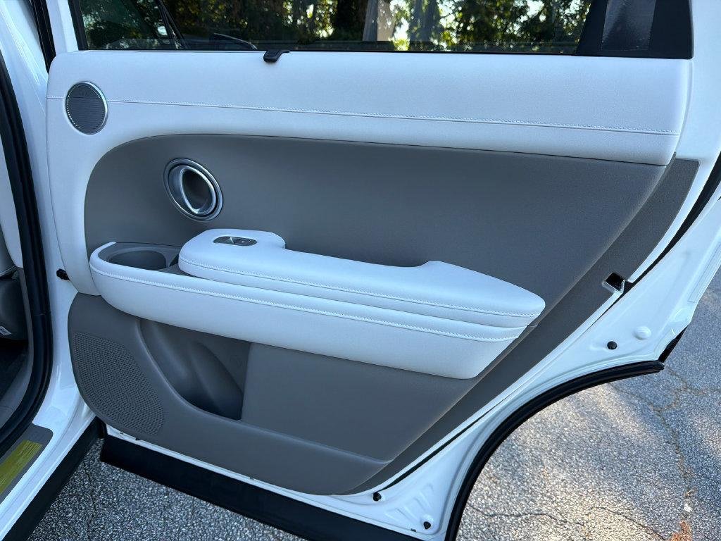 New 2027 White Hyundai SEL FWD image 16