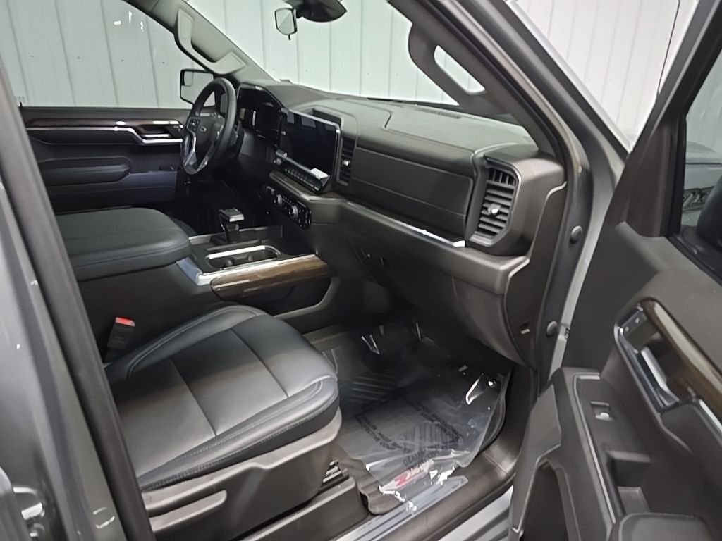 Used 2023 Gray Chevrolet RST image 15