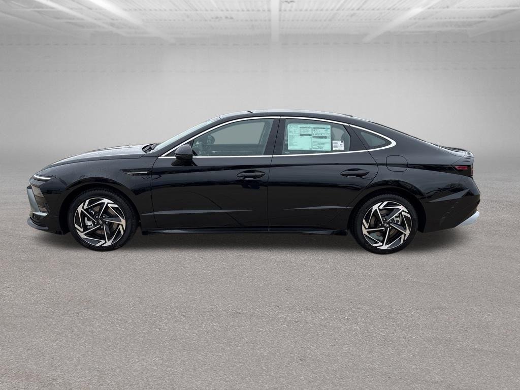 New 2026 Abyss Black Hyundai SEL Sport image 2