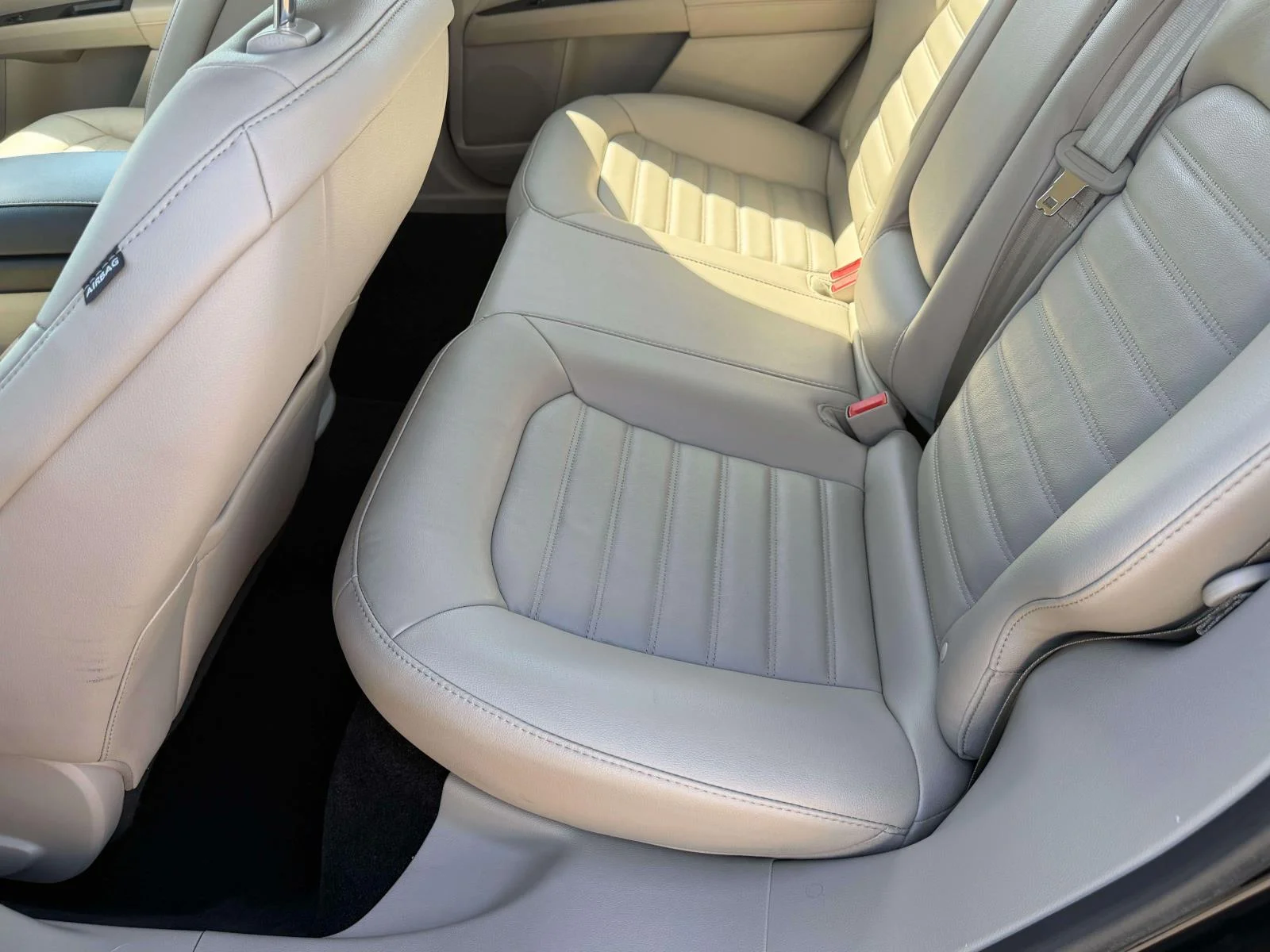 Used 2017 Shadow Black Ford SE image 29