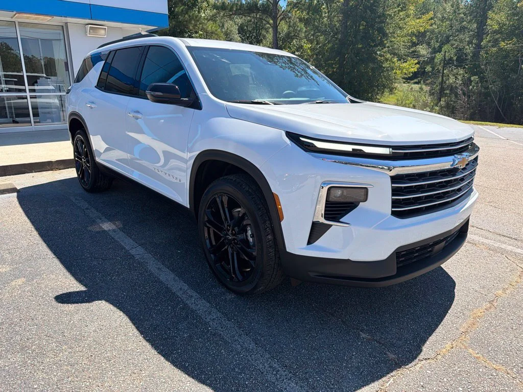 New 2027 Summit White Chevrolet LT image 7