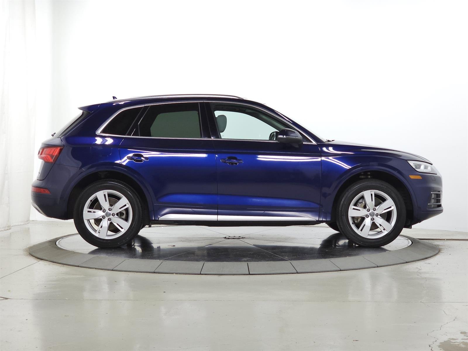 Used 2019 Blue Audi quattro Premium Plus 45 TFSI image 10