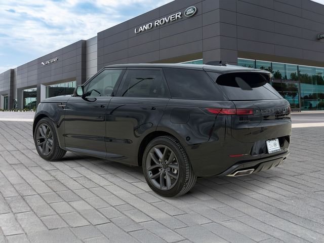 New 2026 Santorini Black Land Rover Dynamic SE image 3