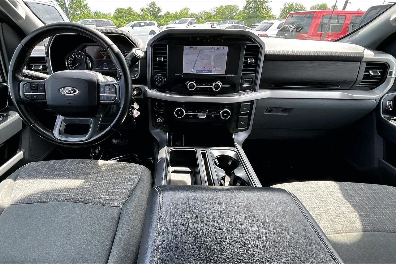 Used 2023 CARBONIZED GRAY METALLIC Ford XLT image 10