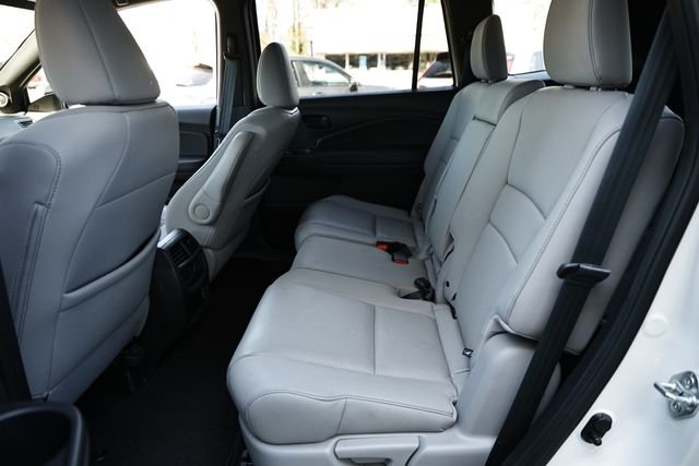 Used 2023 Platinum White Pearl Honda EX-L image 27